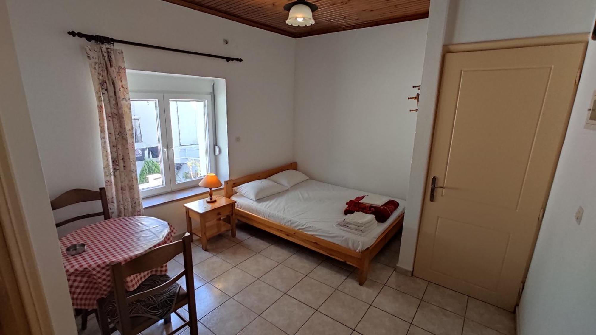 Angelos Rooms Mytilene Exterior photo